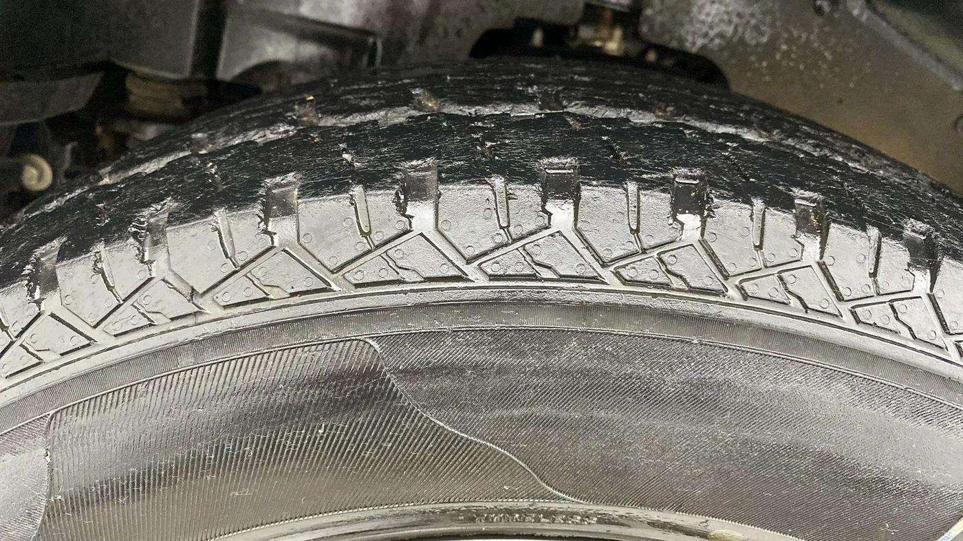 2021 Mahindra Thar LX PETROL HT 4WD AT, Petrol, Automatic, 48,849 km, Left Front Tyre Tread