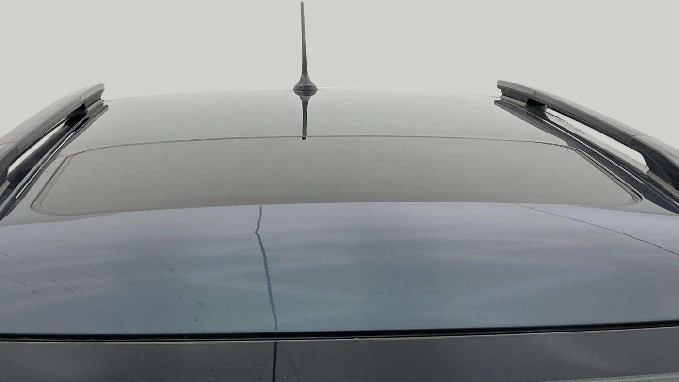 2022 Mahindra XUV300 W6 1.2 PETROL AMT, Petrol, Automatic, 14,316 km, Moonroof/ Sunroof