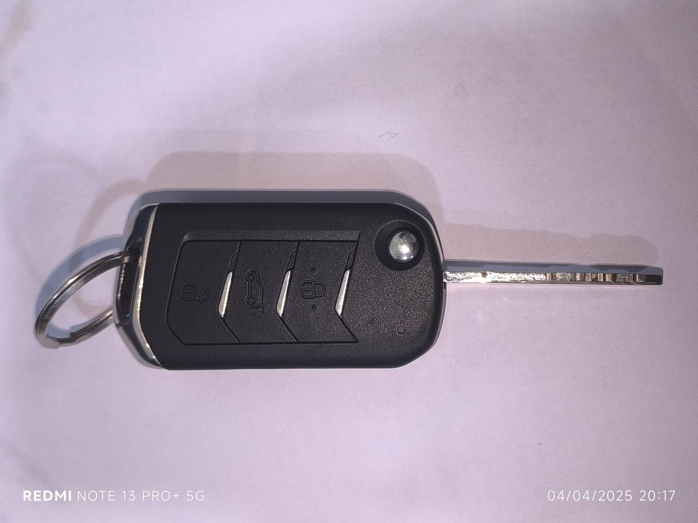 2022 Mahindra XUV300 W6 1.2 PETROL AMT, Petrol, Automatic, 14,316 km, Key Close Up