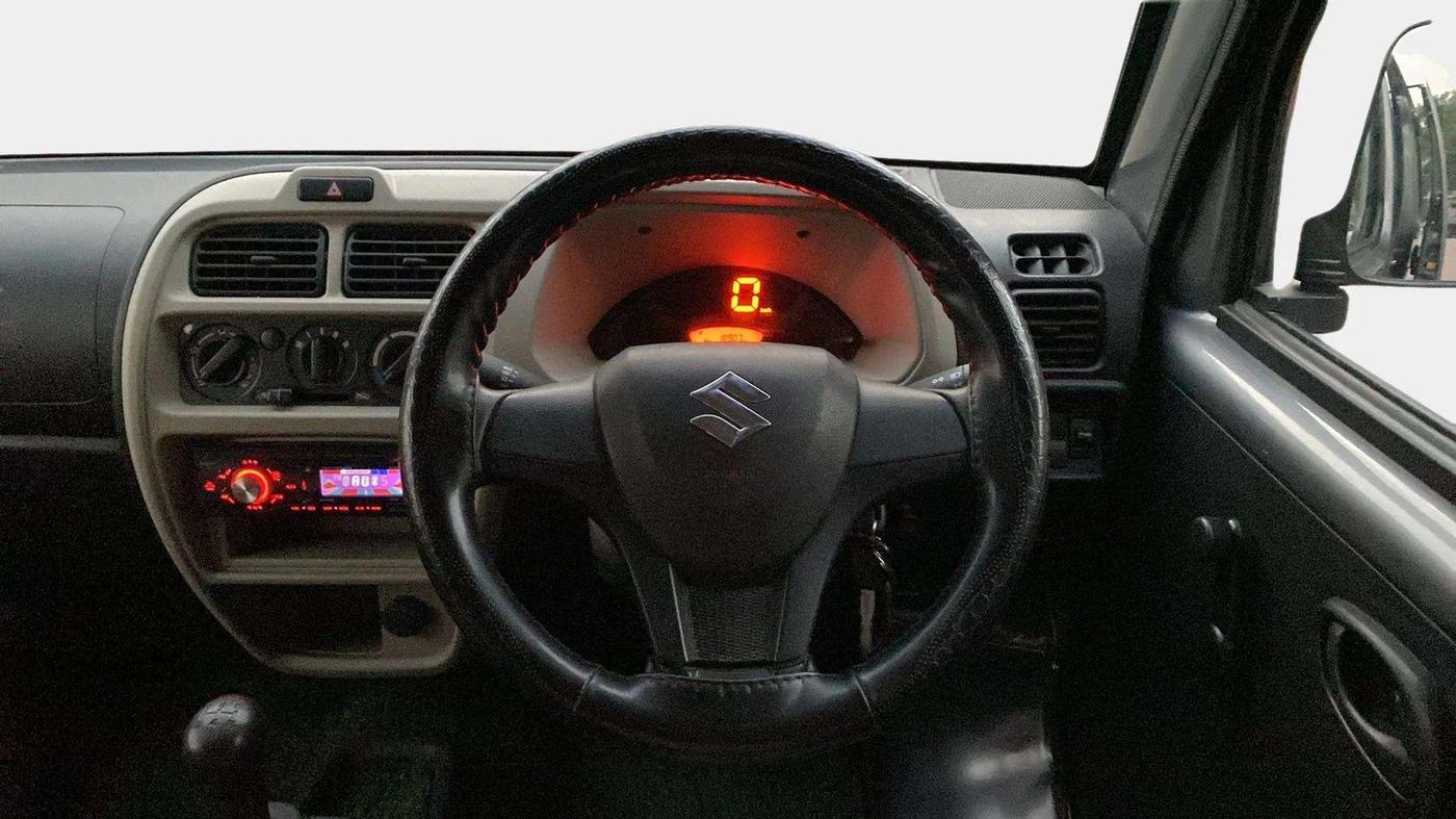 2023 Maruti Eeco 7 STR STD 1.2, CNG, Manual, 18,913 km, Steering Wheel Close Up