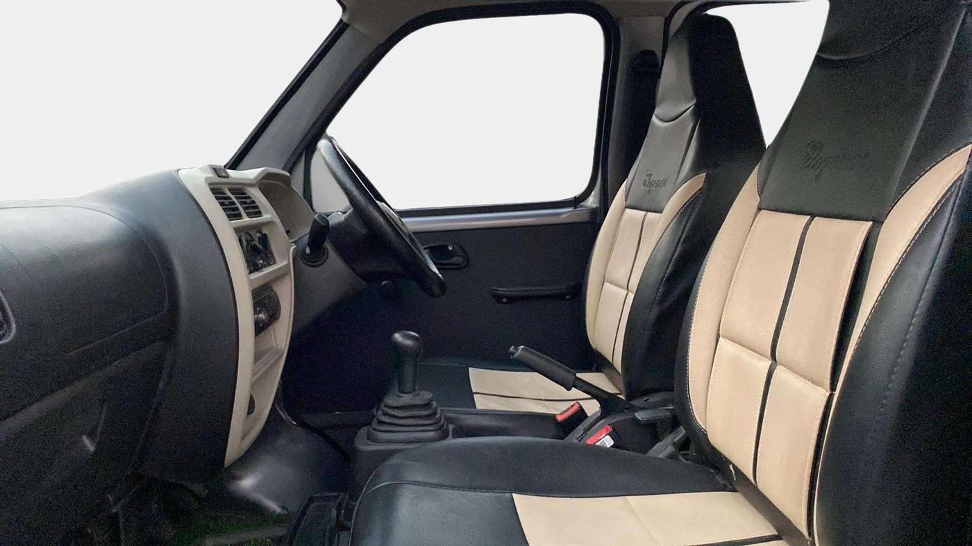 2023 Maruti Eeco 7 STR STD 1.2, CNG, Manual, 18,913 km, Right Side Front Door Cabin