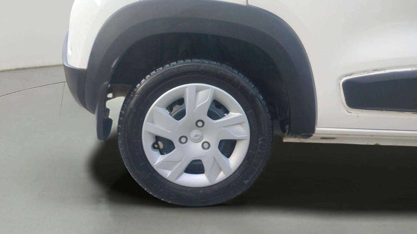 2021 Renault Kwid RXT 1.0 (O), Petrol, Manual, 10,710 km, Right Rear Wheel