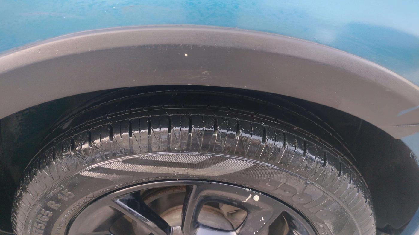 2017 Maruti IGNIS ZETA 1.2 AMT, Petrol, Automatic, 36,729 km, Right Front Tyre Tread