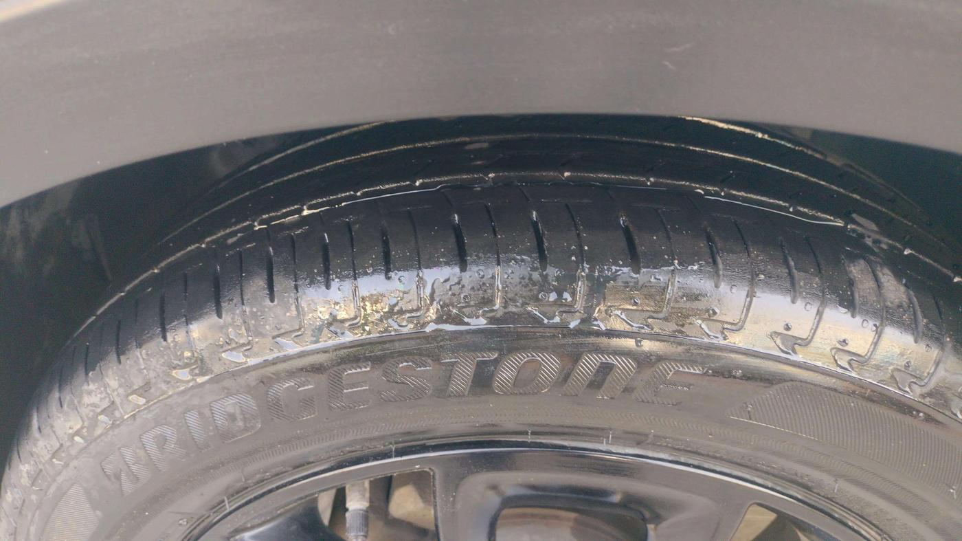 2017 Maruti IGNIS ZETA 1.2 AMT, Petrol, Automatic, 36,729 km, Left Front Tyre Tread