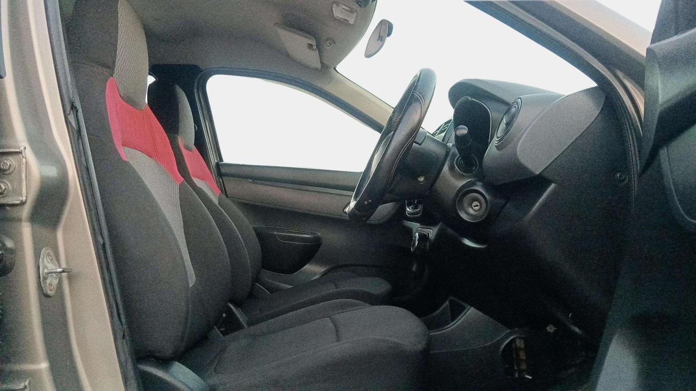 2019 Renault Kwid RXT 1.0 AMT (O), Petrol, Automatic, 34,363 km, Right Side Front Door Cabin