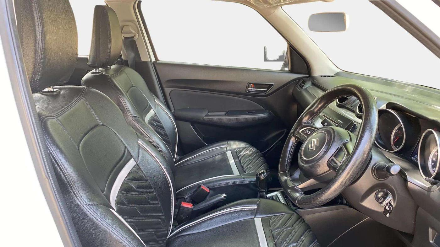 2020 Maruti Swift VXI, Petrol, Manual, 60,027 km, Right Side Front Door Cabin