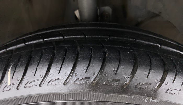 2021 Maruti Baleno DELTA PETROL 1.2, Petrol, Manual, 55,622 km, Right Front Tyre Tread