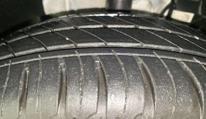 2022 Tata Tiago XT PETROL, Petrol, Manual, 3,490 km, Right Front Tyre Tread
