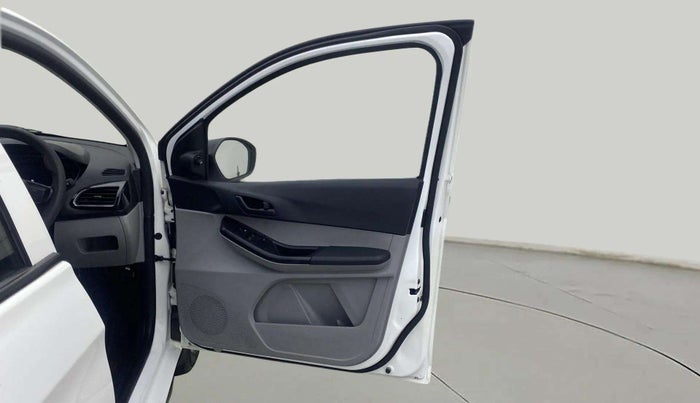 2022 Tata Tiago XT PETROL, Petrol, Manual, 3,490 km, RHS Front Door
