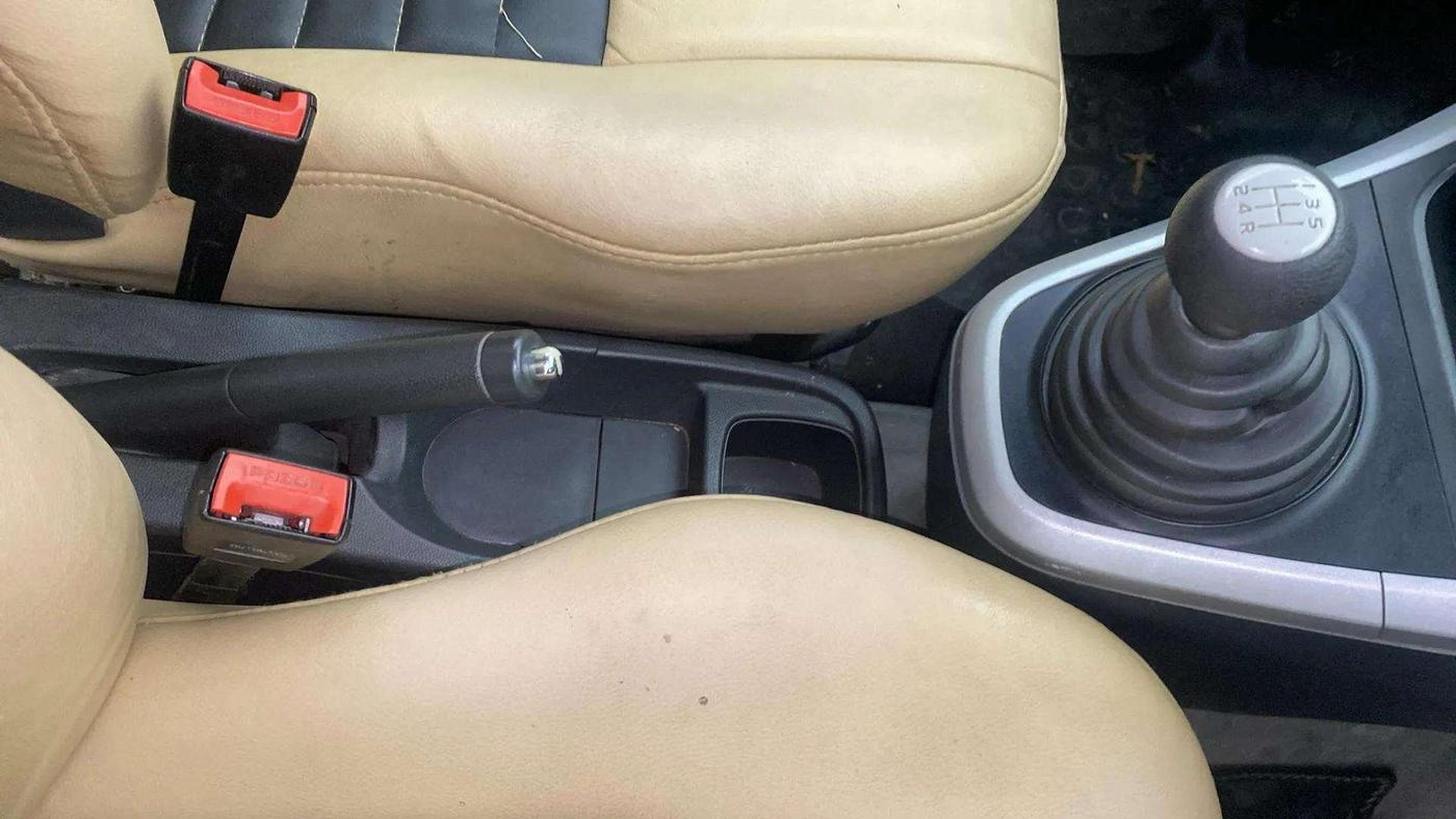 2015 Maruti Ritz ZXI, Petrol, Manual, 68,533 km, Gear Lever