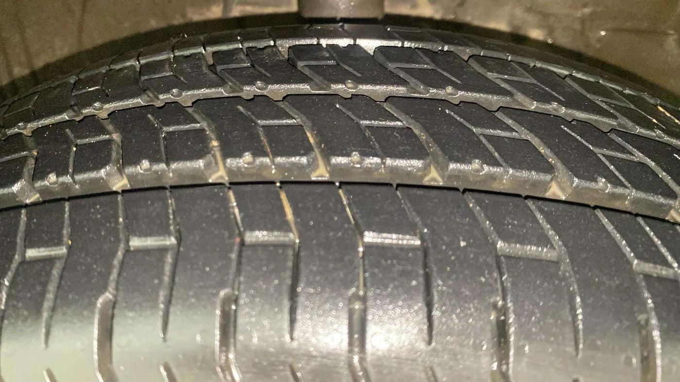 2015 Maruti Ritz ZXI, Petrol, Manual, 68,533 km, Right Front Tyre Tread
