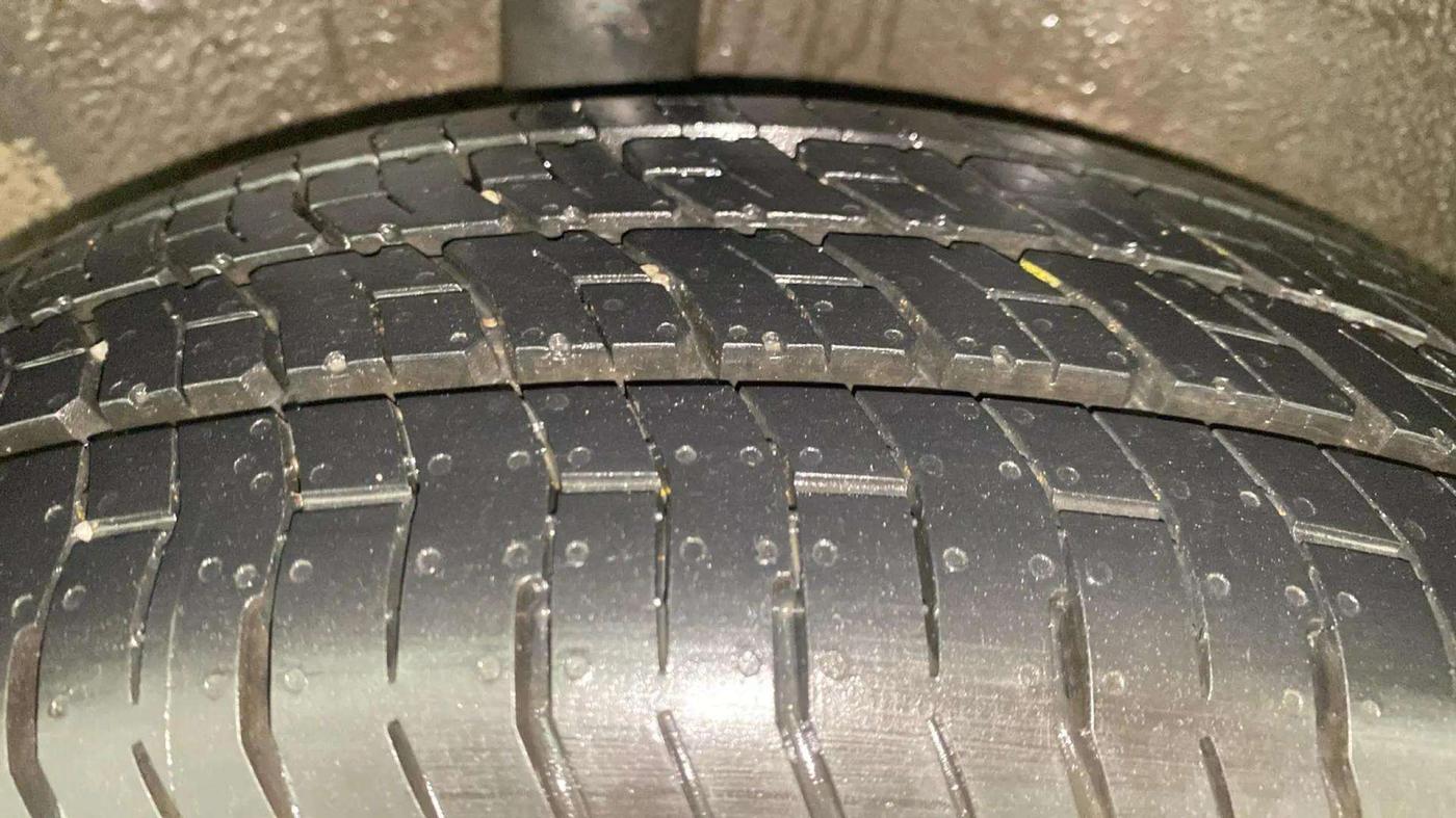 2015 Maruti Ritz ZXI, Petrol, Manual, 68,533 km, Right Rear Tyre Tread