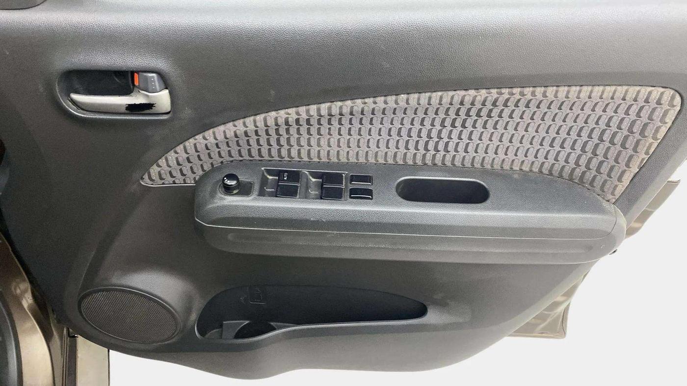 2015 Maruti Ritz ZXI, Petrol, Manual, 68,533 km, Driver Side Door Panels Control