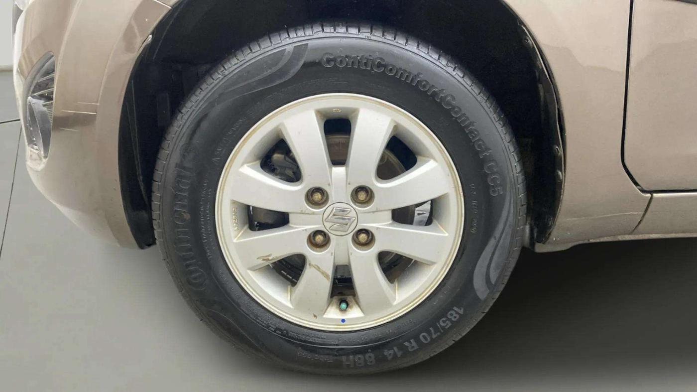2015 Maruti Ritz ZXI, Petrol, Manual, 68,533 km, Left Front Wheel