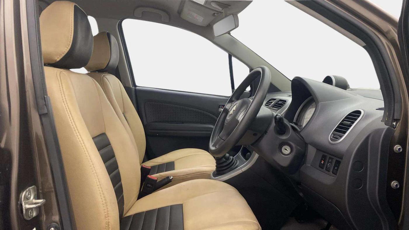 2015 Maruti Ritz ZXI, Petrol, Manual, 68,533 km, Right Side Front Door Cabin