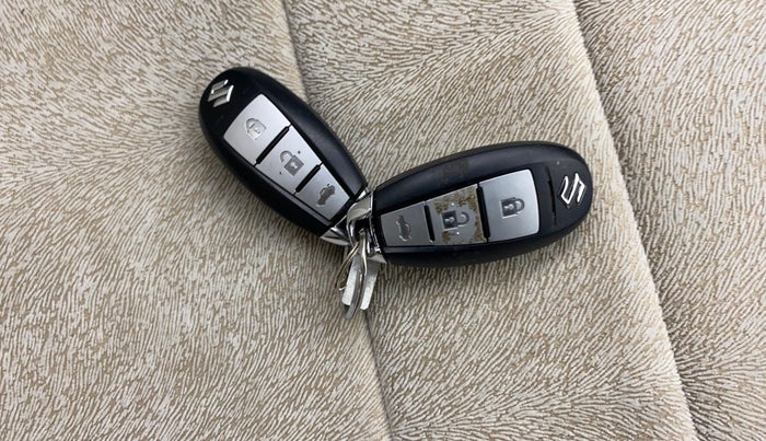 2016 Maruti Ciaz ZXI+ AT, Petrol, Automatic, 40,229 km, Key Close Up