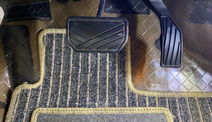 2016 Maruti Ciaz ZXI+ AT, Petrol, Automatic, 40,229 km, Pedals