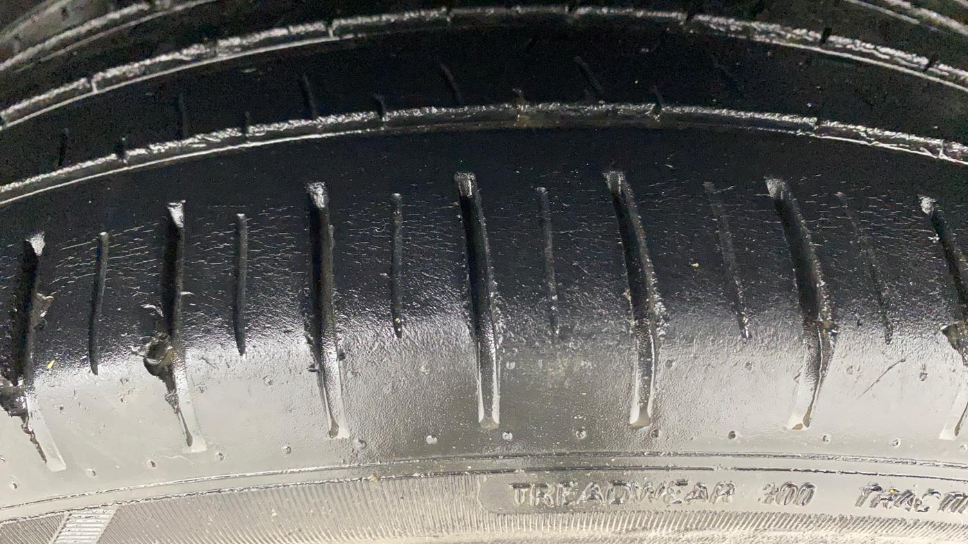 2016 Maruti Ciaz ZXI+ AT, Petrol, Automatic, 40,229 km, Left Rear Tyre Tread