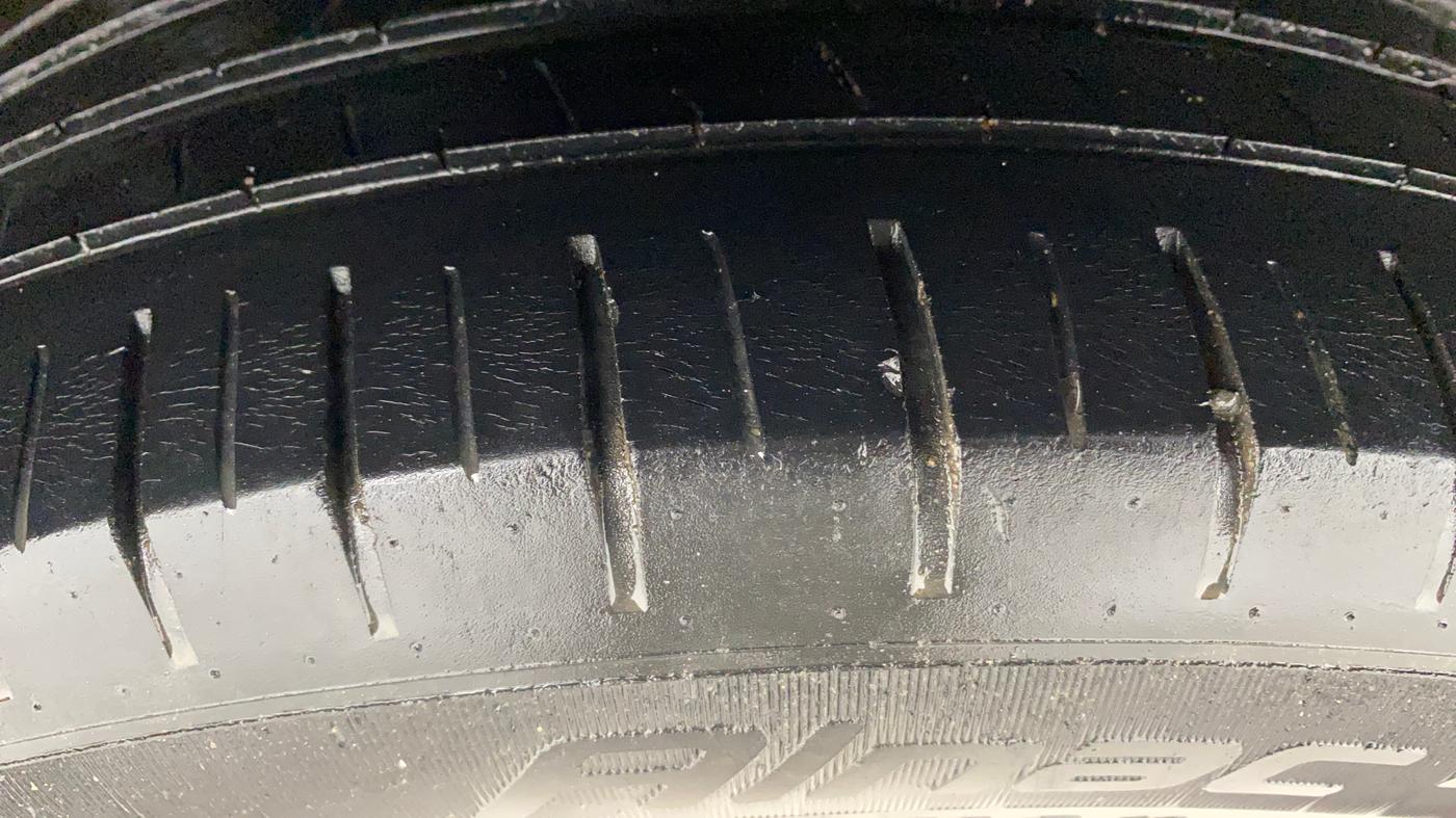 2016 Maruti Ciaz ZXI+ AT, Petrol, Automatic, 40,229 km, Right Rear Tyre Tread