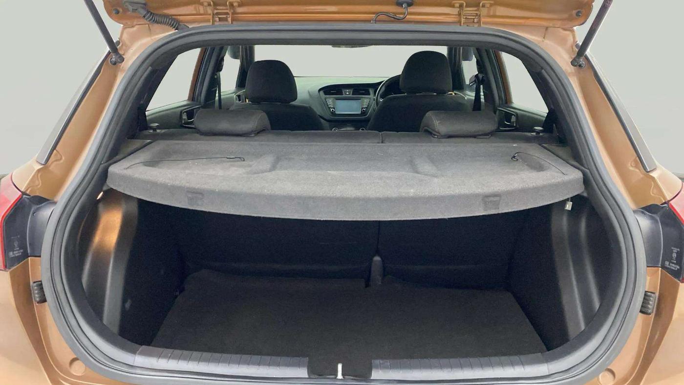 2017 Hyundai i20 Active 1.2 SX, Petrol, Manual, 73,030 km, Boot Inside