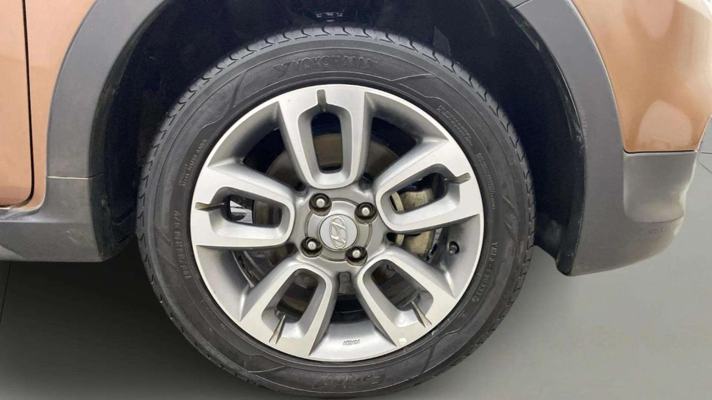 2017 Hyundai i20 Active 1.2 SX, Petrol, Manual, 73,030 km, Right Front Wheel