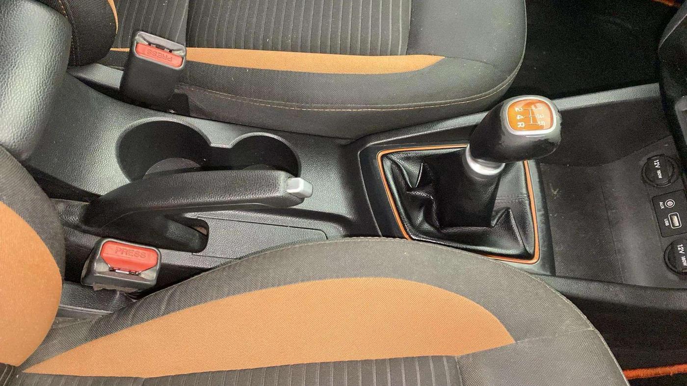2017 Hyundai i20 Active 1.2 SX, Petrol, Manual, 73,030 km, Gear Lever