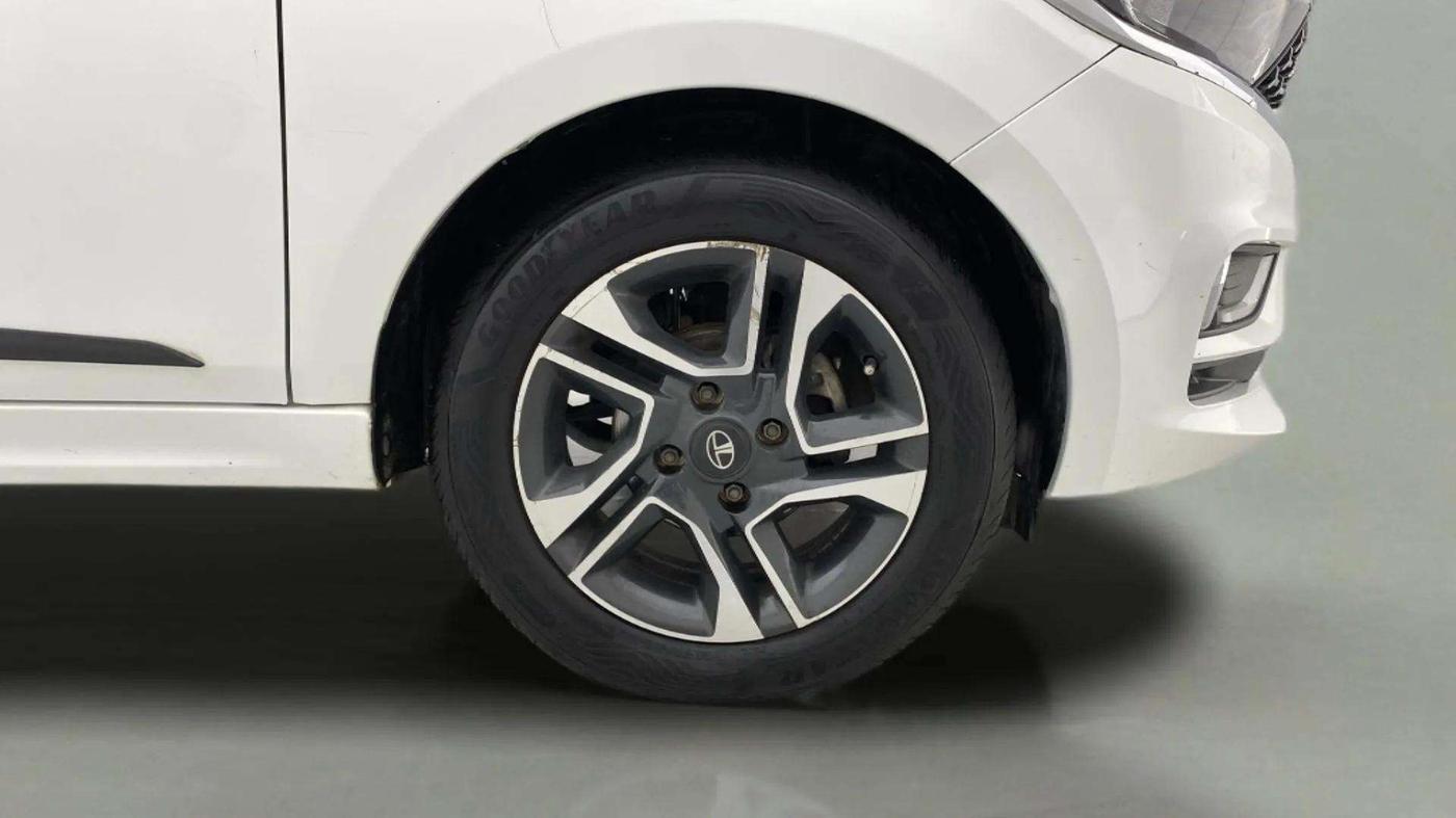 2021 Tata TIGOR XZ PLUS PETROL, CNG, Manual, 95,892 km, Right Front Wheel
