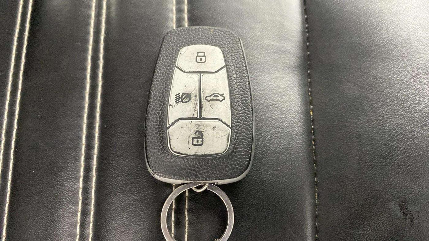 2021 Tata TIGOR XZ PLUS PETROL, CNG, Manual, 95,892 km, Key Close Up