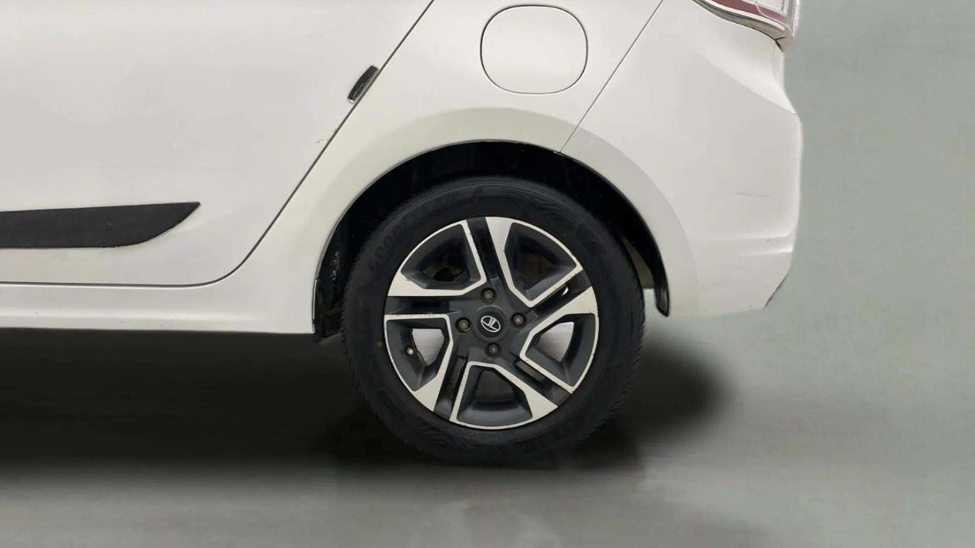 2021 Tata TIGOR XZ PLUS PETROL, CNG, Manual, 95,892 km, Left Rear Wheel