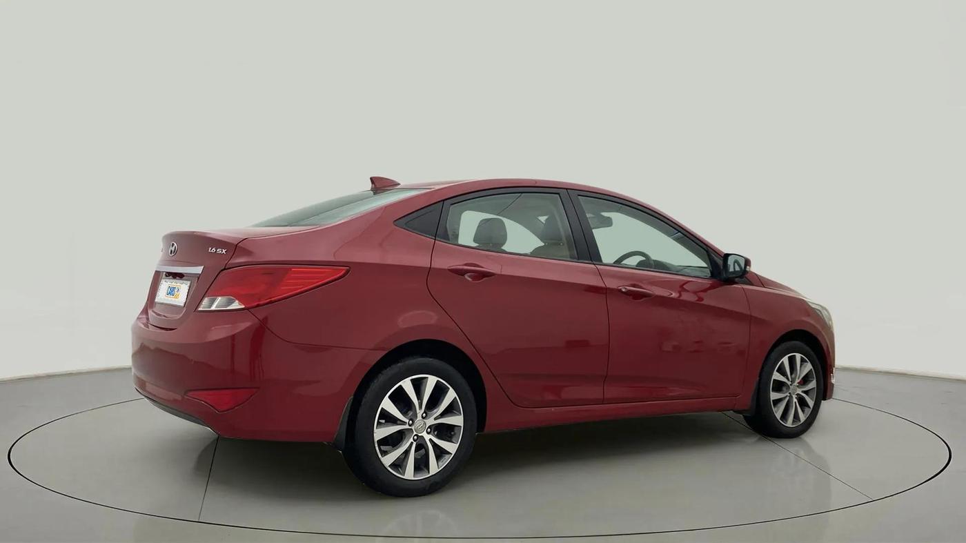 2017 Hyundai Verna 1.6 VTVT SX AT, Petrol, Automatic, 47,876 km, Right Back Diagonal