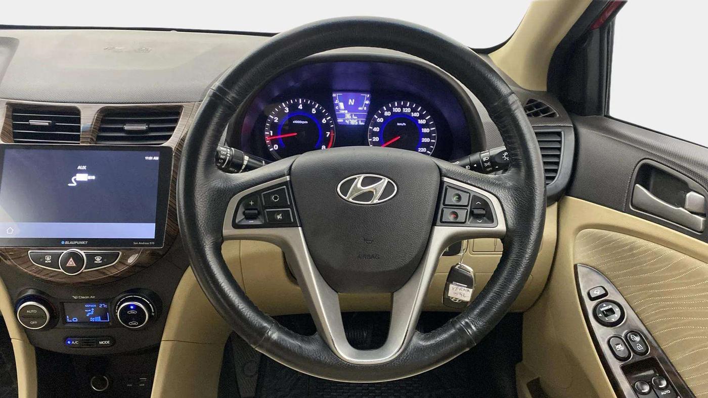 2017 Hyundai Verna 1.6 VTVT SX AT, Petrol, Automatic, 47,876 km, Steering Wheel Close Up