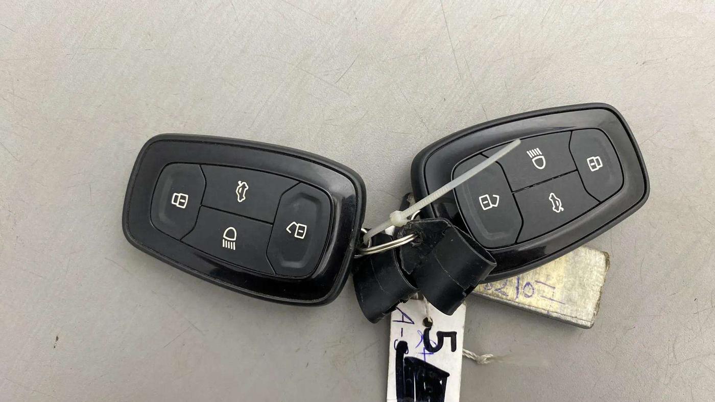 2021 Tata NEXON XZ PLUS PETROL, Petrol, Manual, 21,981 km, Key Close Up