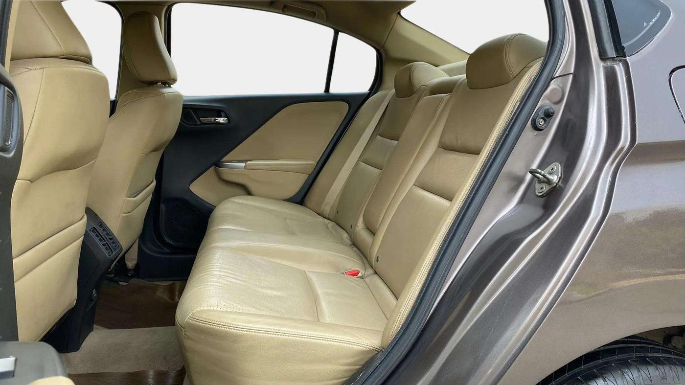 2016 Honda City 1.5L I-VTEC VX (O) MT, Petrol, Manual, 68,480 km, Right Side Rear Door Cabin