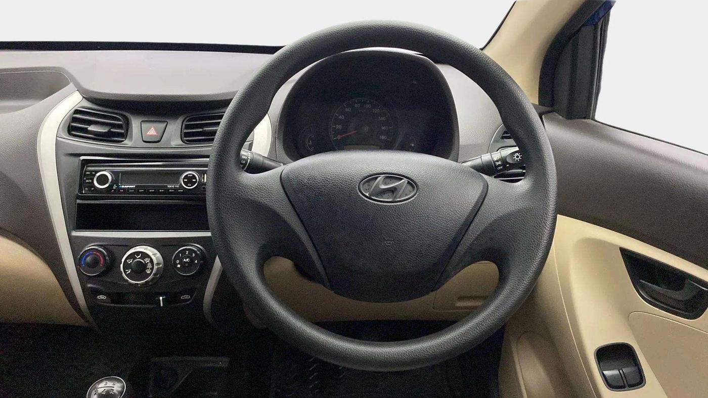 2015 Hyundai Eon ERA +, Petrol, Manual, 31,150 km, Steering Wheel Close Up