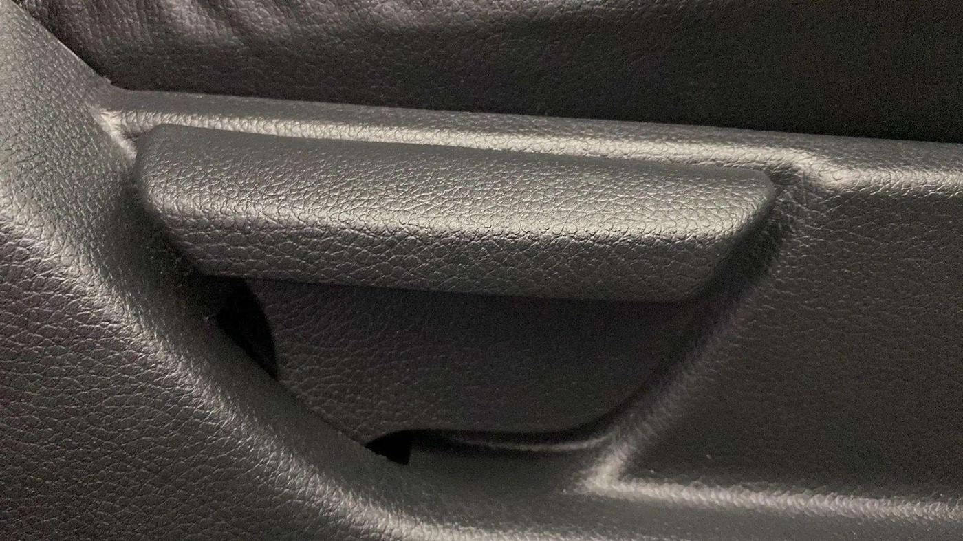 2015 Hyundai Eon ERA +, Petrol, Manual, 31,150 km, Driver Side Adjustment Panel