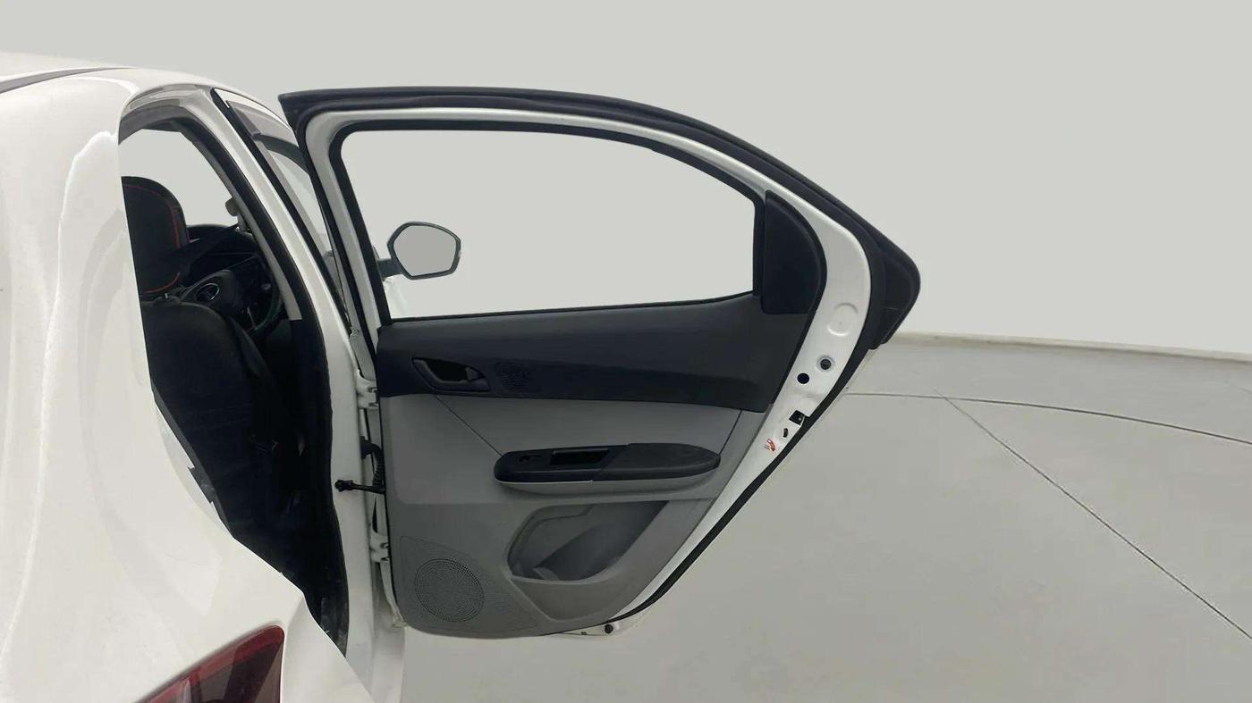 2024 Tata Tiago XT Rhythm CNG, CNG, Manual, 22,686 km, RHS Rear Door