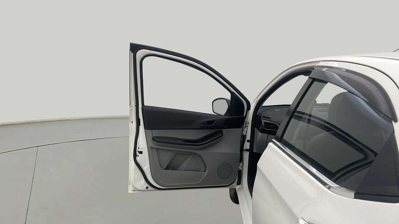 2024 Tata Tiago XT Rhythm CNG, CNG, Manual, 22,686 km, LHS Front Door