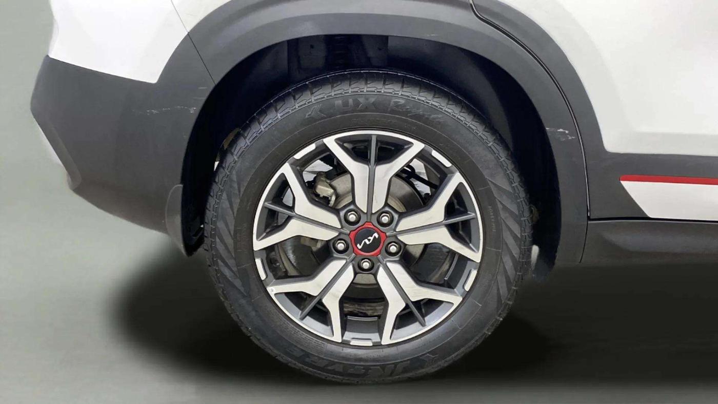 2021 KIA SELTOS GTX PLUS AT 1.5 DIESEL, Diesel, Automatic, 22,916 km, Right Rear Wheel