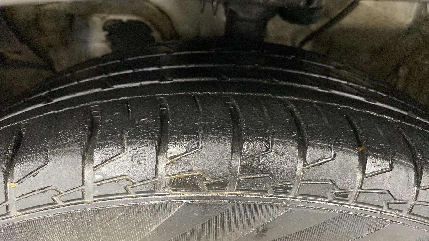 2021 KIA SELTOS GTX PLUS AT 1.5 DIESEL, Diesel, Automatic, 22,916 km, Left Front Tyre Tread
