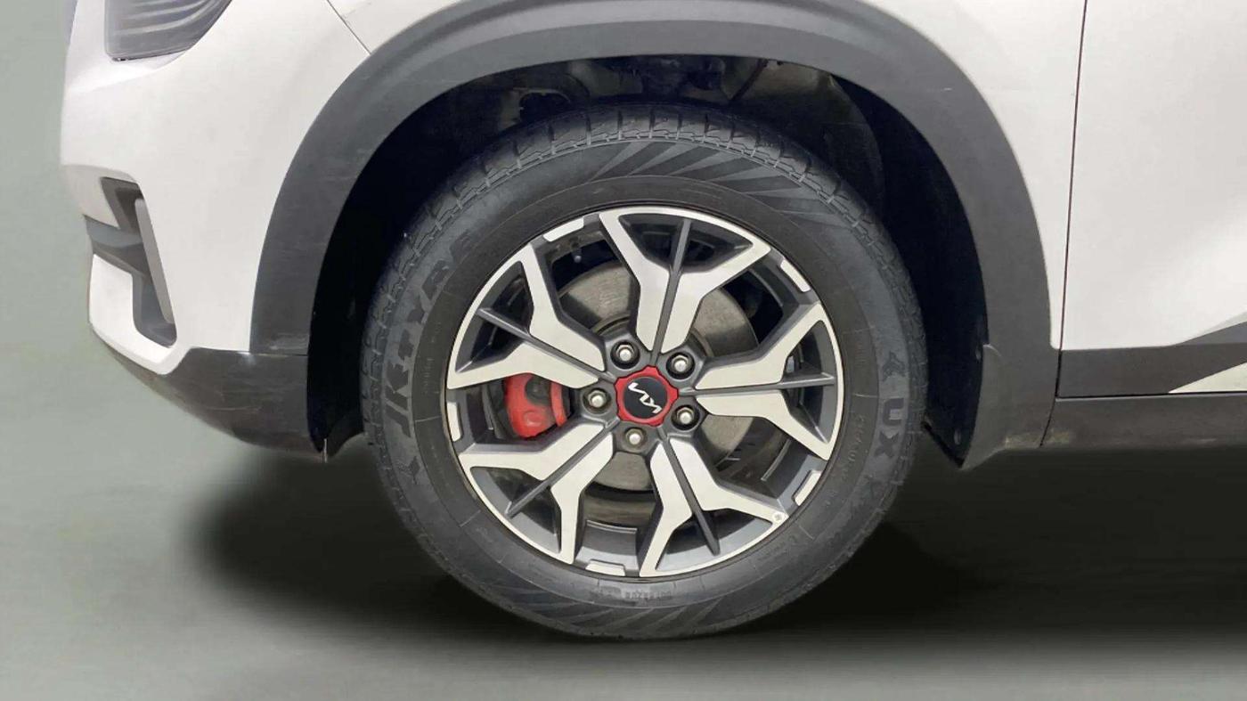 2021 KIA SELTOS GTX PLUS AT 1.5 DIESEL, Diesel, Automatic, 22,916 km, Left Front Wheel