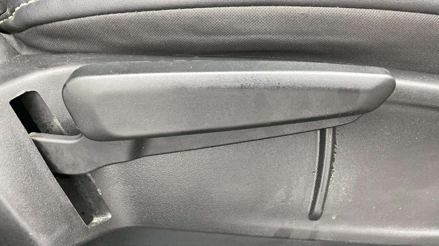 2022 Tata ALTROZ XZ PLUS PETROL, Petrol, Manual, 17,953 km, Driver Side Adjustment Panel