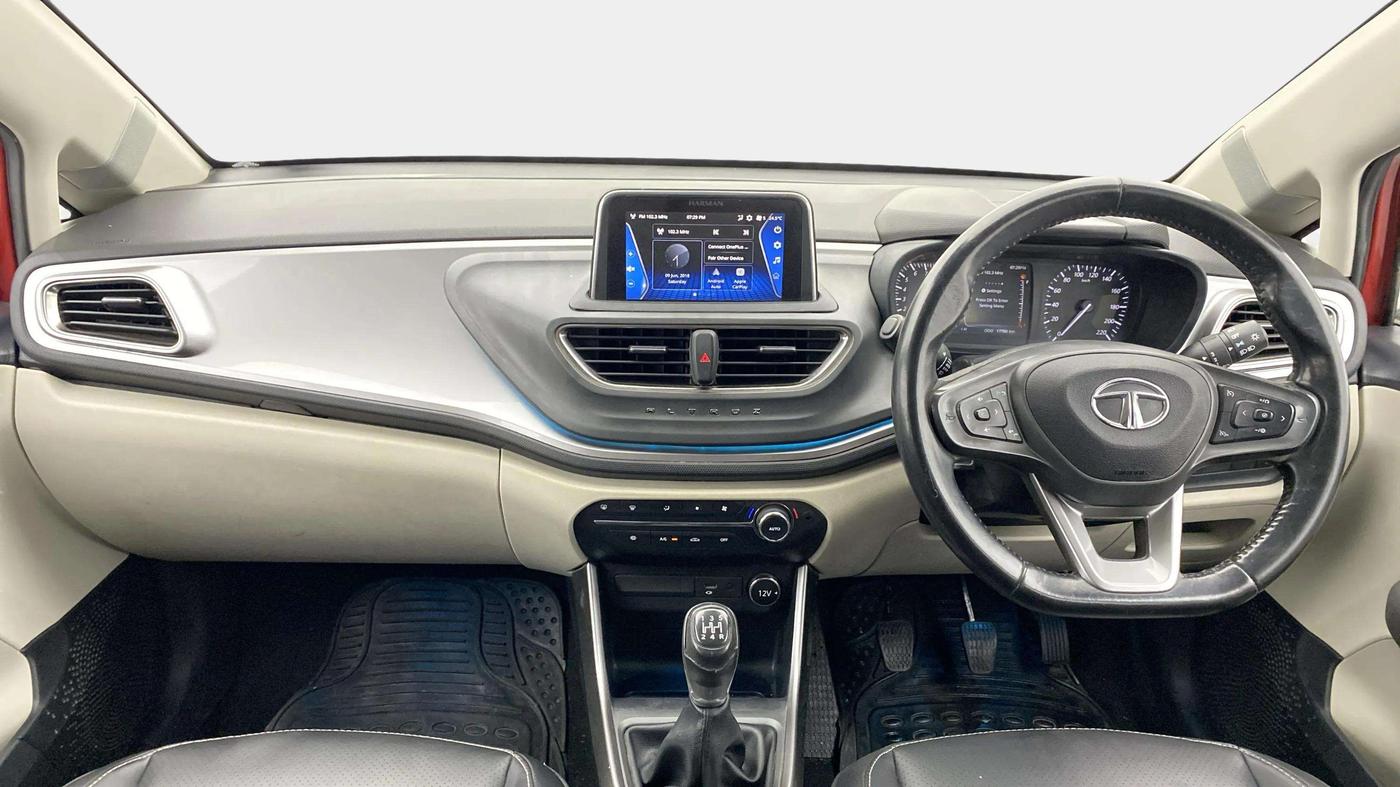 2022 Tata ALTROZ XZ PLUS PETROL, Petrol, Manual, 17,953 km, Dashboard