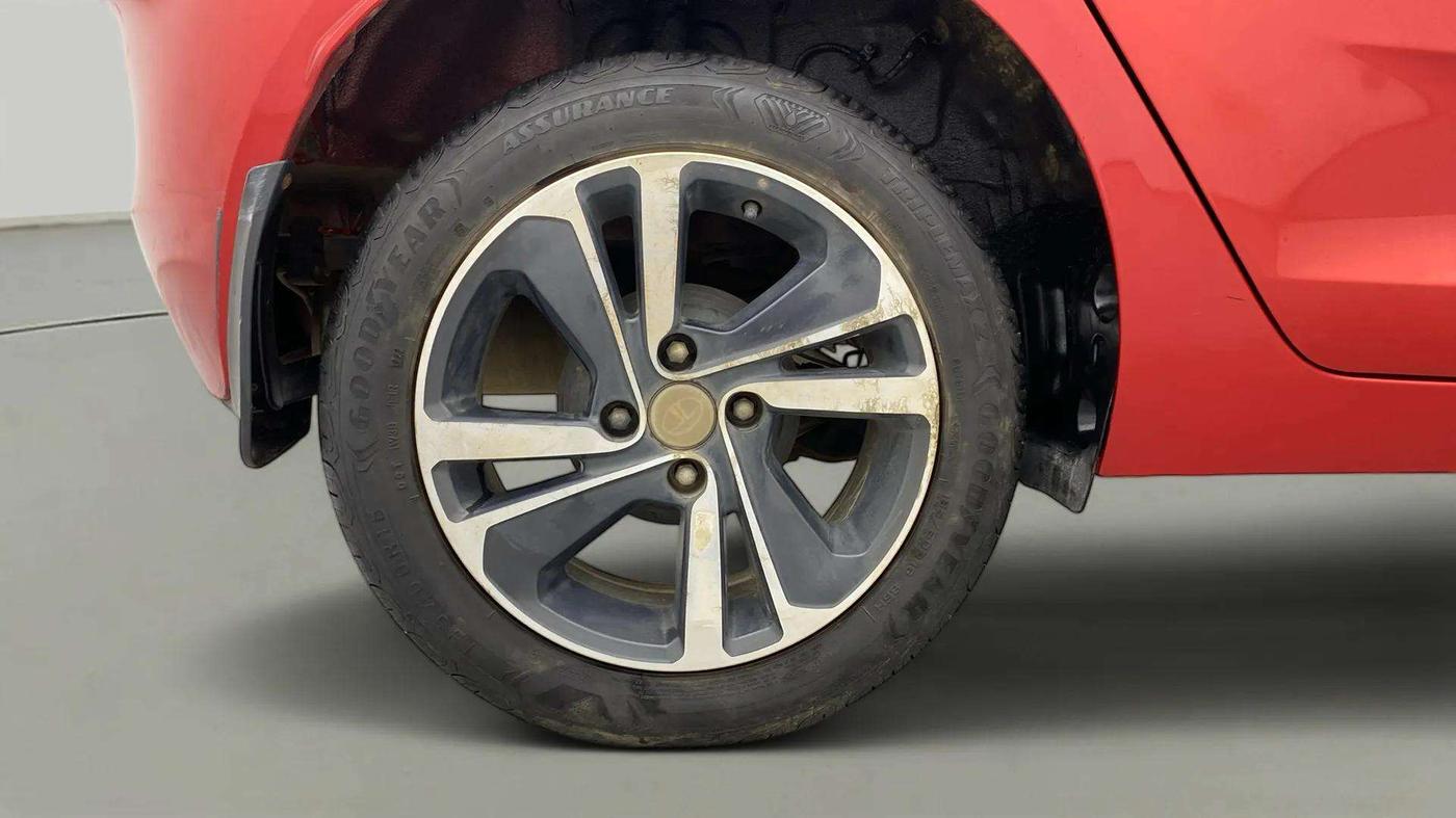 2022 Tata ALTROZ XZ PLUS PETROL, Petrol, Manual, 17,953 km, Right Rear Wheel