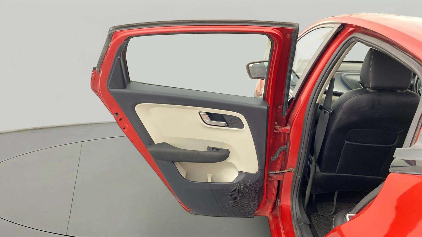 2022 Tata ALTROZ XZ PLUS PETROL, Petrol, Manual, 17,953 km, LHS Rear Door