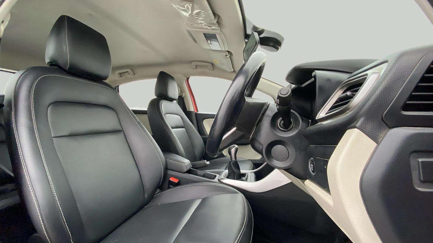 2022 Tata ALTROZ XZ PLUS PETROL, Petrol, Manual, 17,953 km, Right Side Front Door Cabin