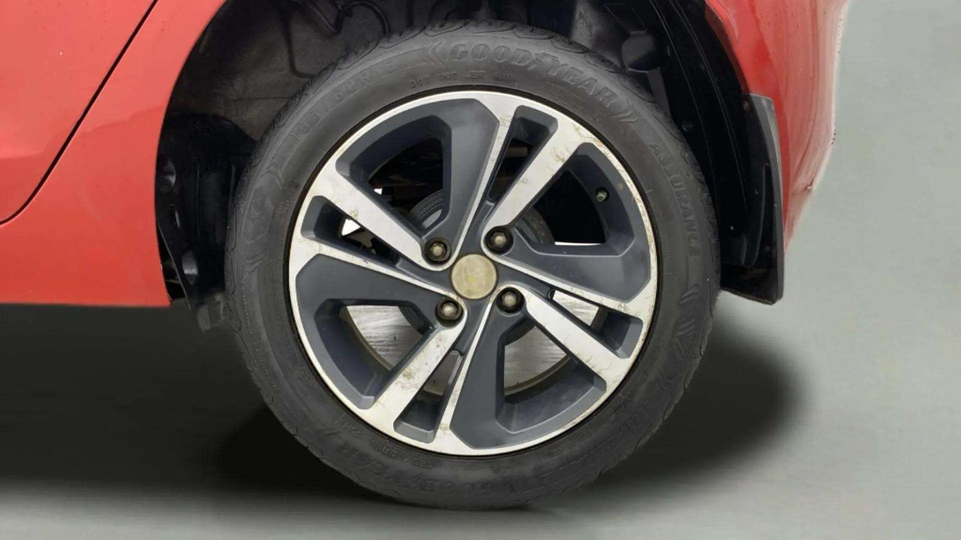 2022 Tata ALTROZ XZ PLUS PETROL, Petrol, Manual, 17,953 km, Left Rear Wheel