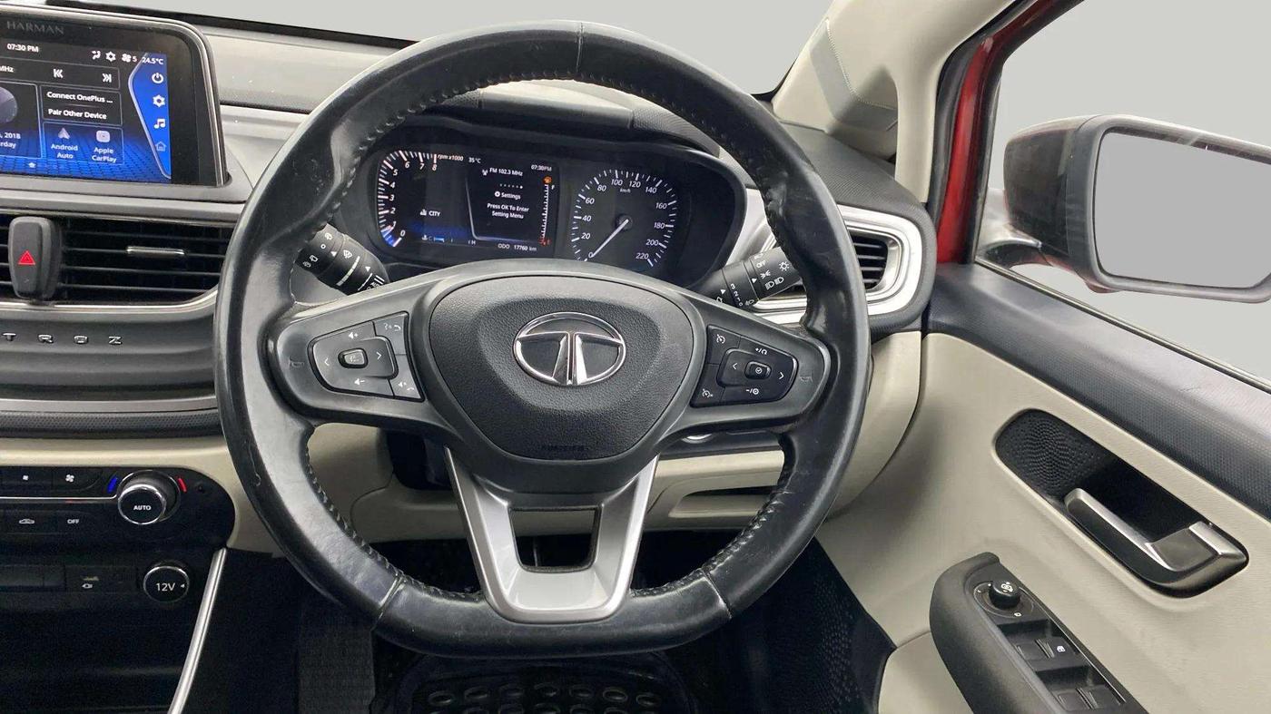 2022 Tata ALTROZ XZ PLUS PETROL, Petrol, Manual, 17,953 km, Steering Wheel Close Up