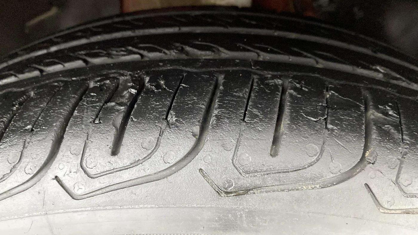 2022 Tata ALTROZ XZ PLUS PETROL, Petrol, Manual, 17,953 km, Right Front Tyre Tread