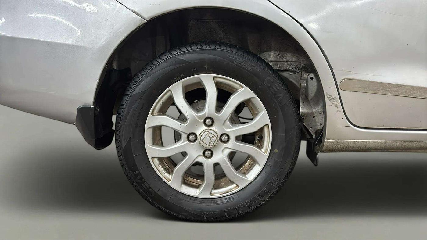 2014 Honda Amaze 1.2L I-VTEC VX, Petrol, Manual, 60,661 km, Right Rear Wheel