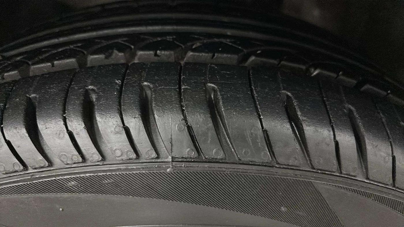 2014 Honda Amaze 1.2L I-VTEC VX, Petrol, Manual, 60,661 km, Left Front Tyre Tread
